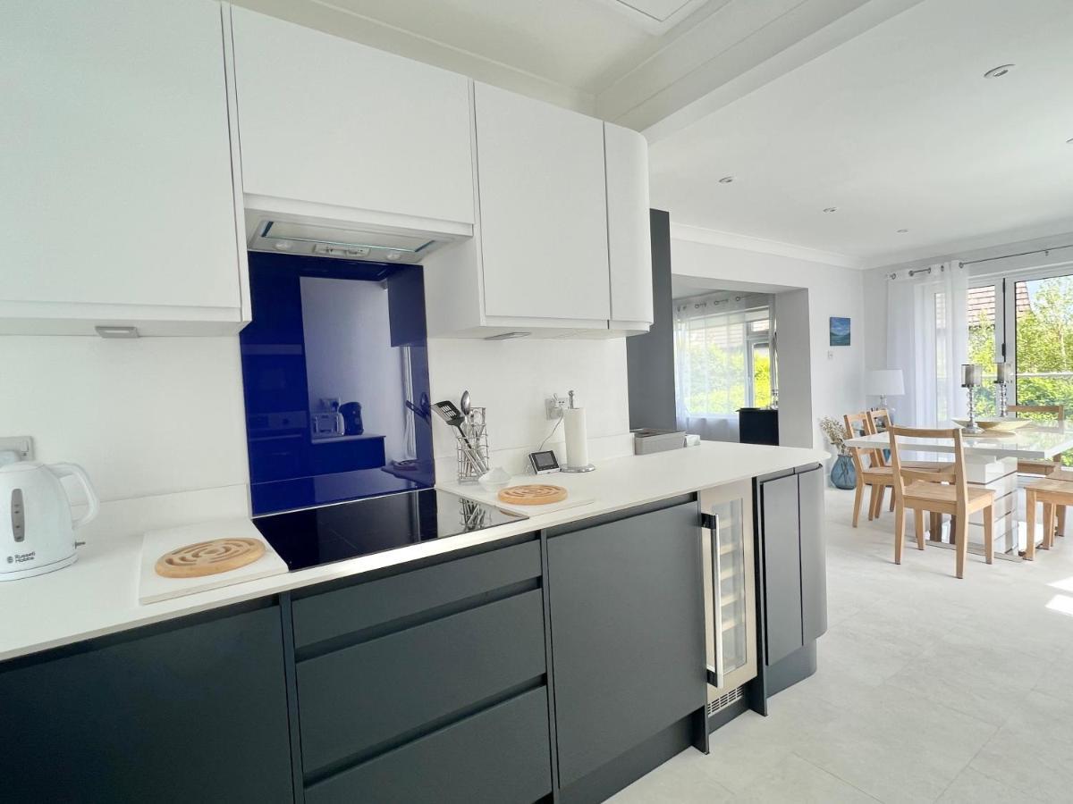 Incredible Views In Dartmouth With Parking And Ev Charger Villa Exterior photo